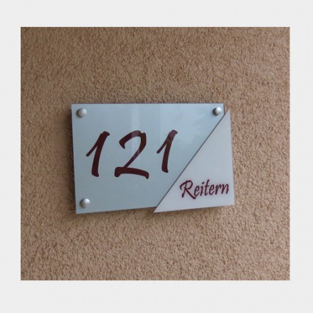 Moderne Design Hausnummer mit Sonderschrift